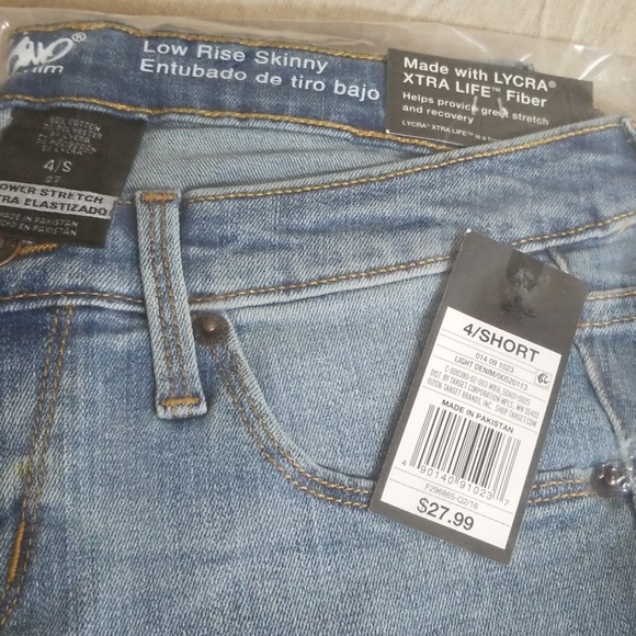 Bundle Mossimo Jeans - Picture 2 of 4